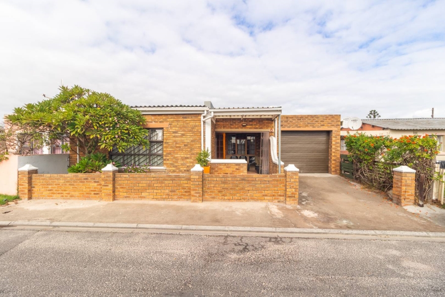 3 Bedroom Property for Sale in Bridgetown Western Cape